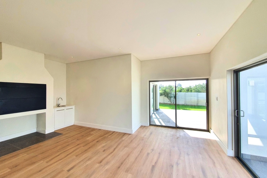 4 Bedroom Property for Sale in Vierlanden Western Cape